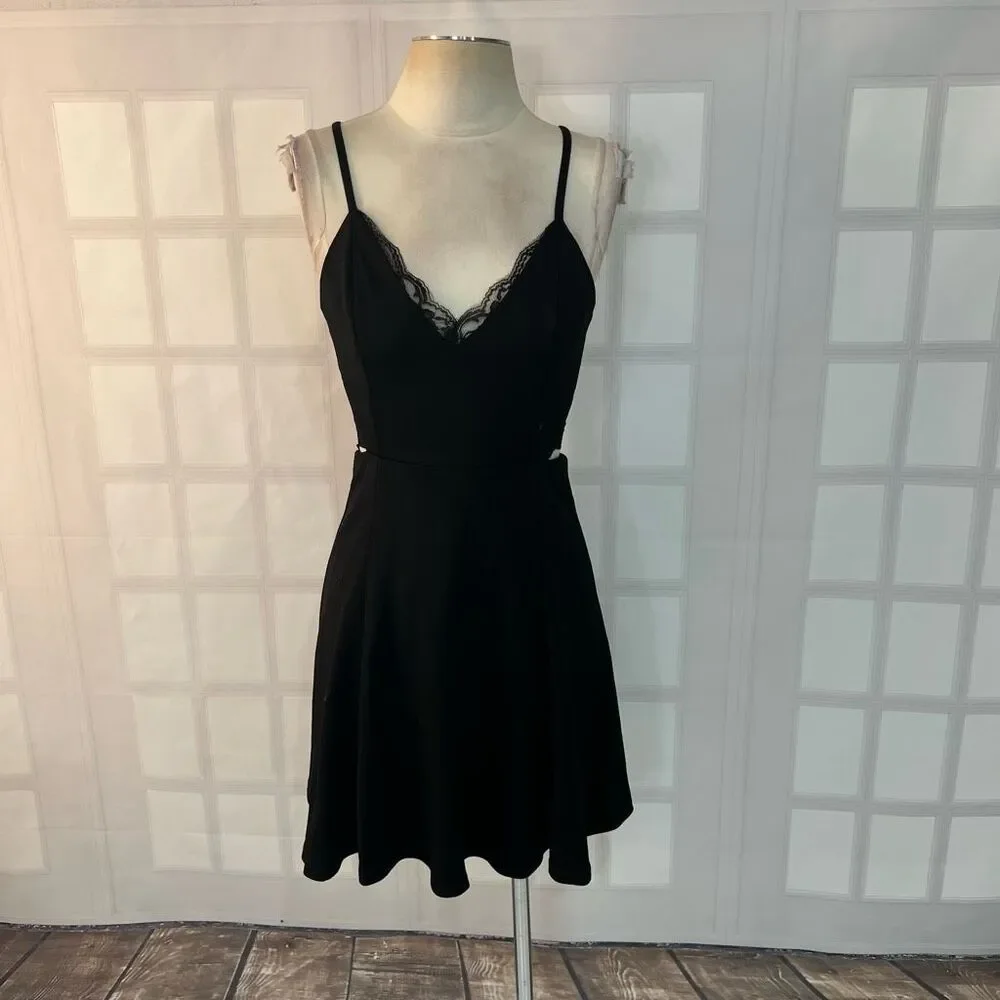 Lush Lulus Black Perfect Evening Lace Skater Mini Dress Small NWT - Picture 4 of 11